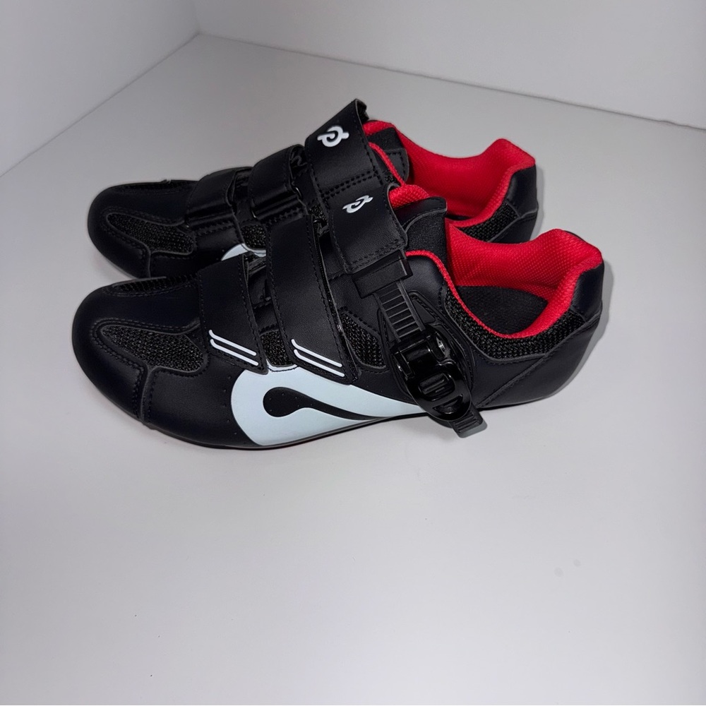 Peloton Cycling Shoes red and black size 39 EUC